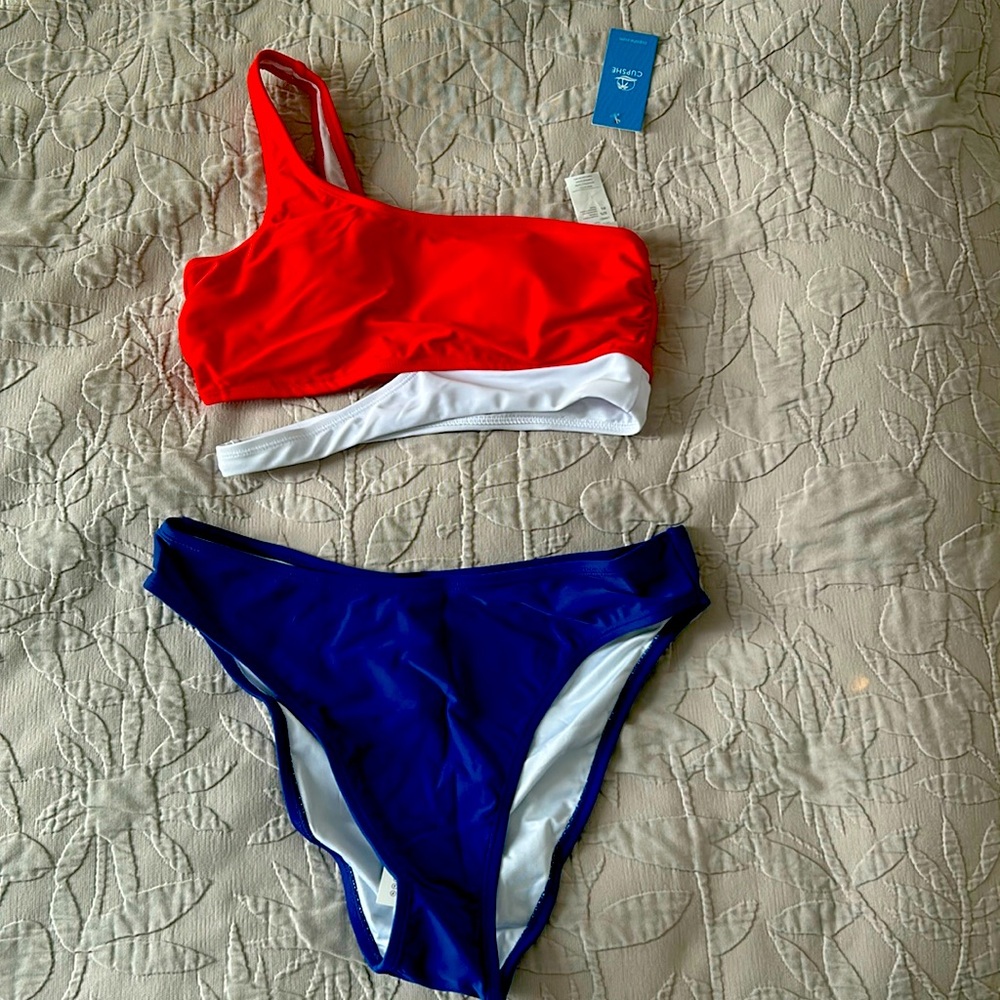 Cupshe swim suit bikinii